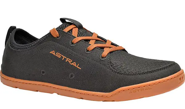 aquatic hiking shoes