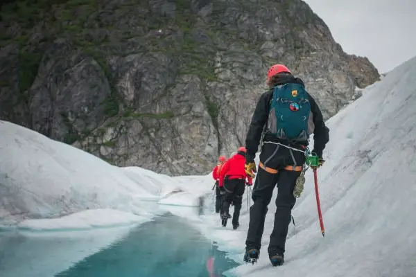 how to hike in the snow