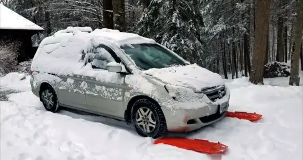 snow traction device
