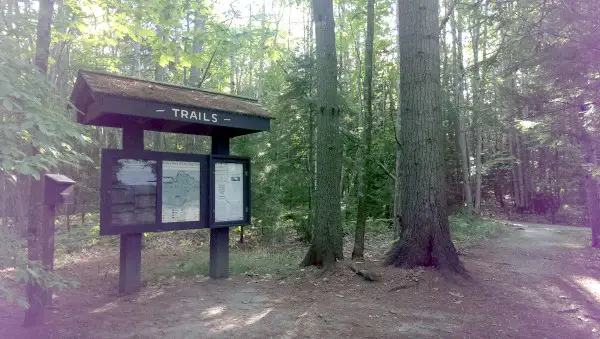 wolfes neck state park trail sign