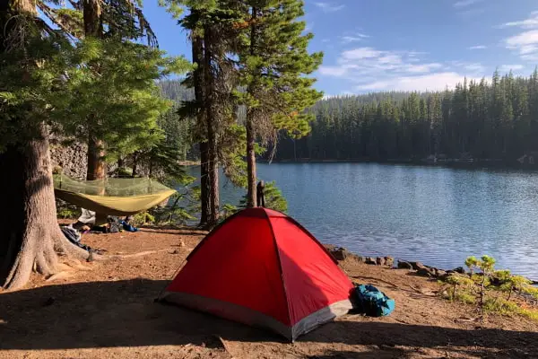 how to lock a tent image